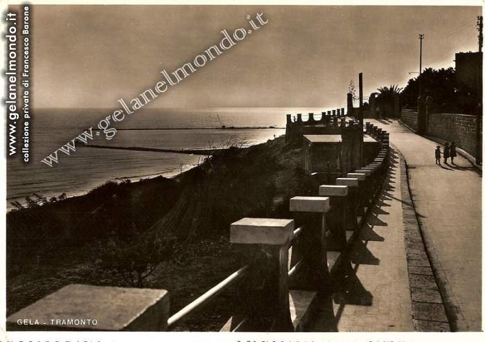 panorama sul porto con tramonto - anni 50