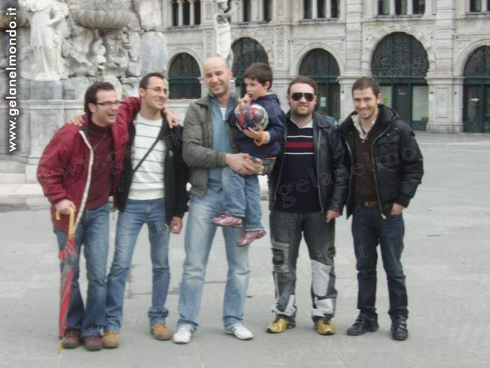una risata di gruppo